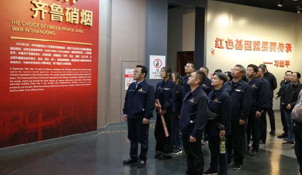 赓续红色英烈志  智芯奋进扬清风——2138cc太阳集团官网设计党总支赴赤峰革命义士陵寝发展清明祭扫活动